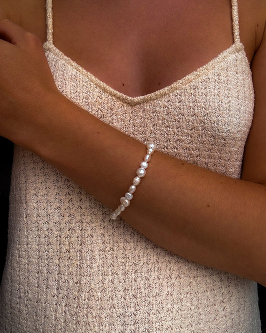 The Pearl Bracelet 01.