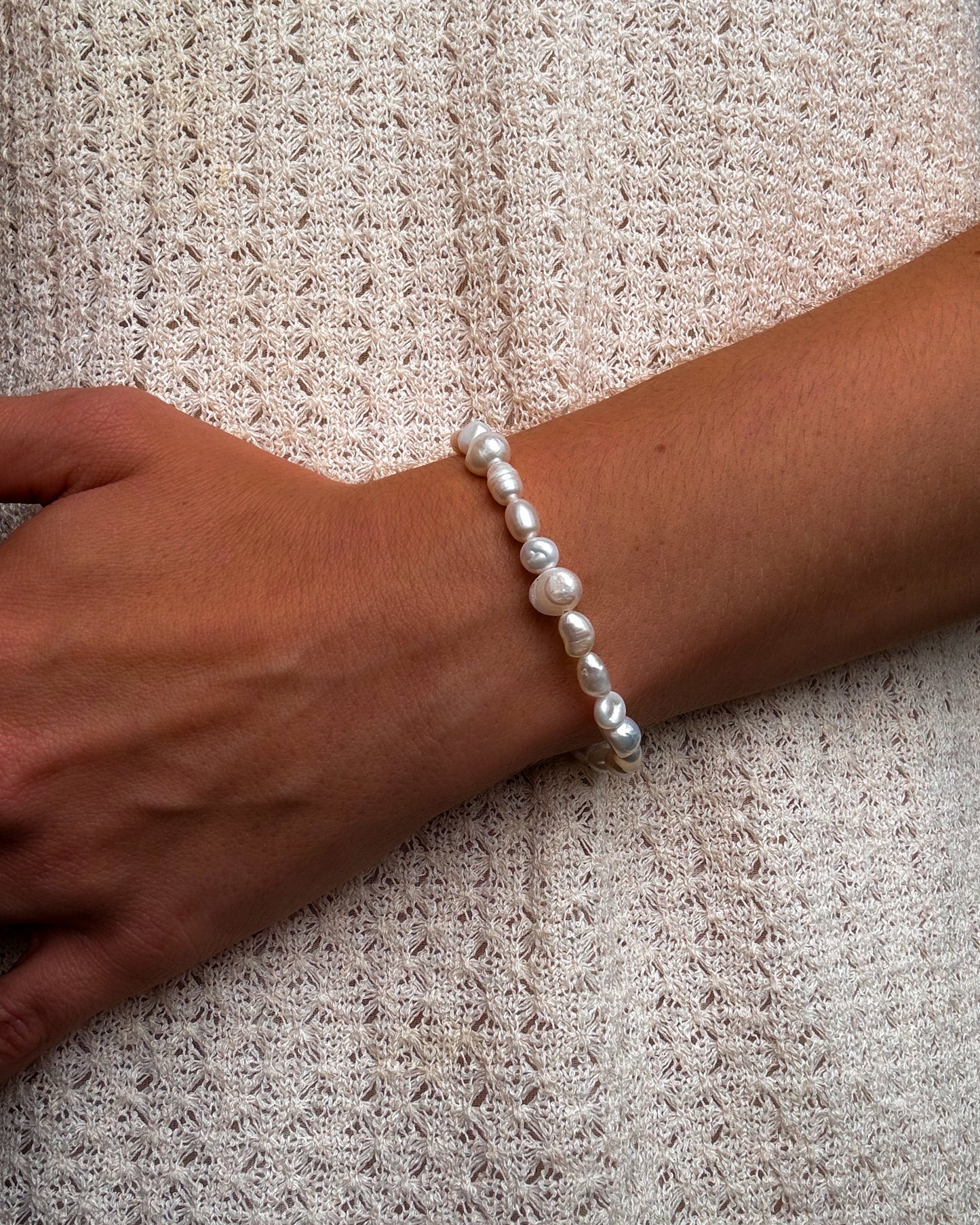 The Pearl Bracelet 01.