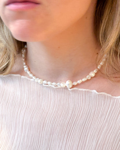 The Pearl Necklace 01.