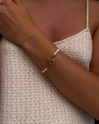 The Pearl Bracelet 02.
