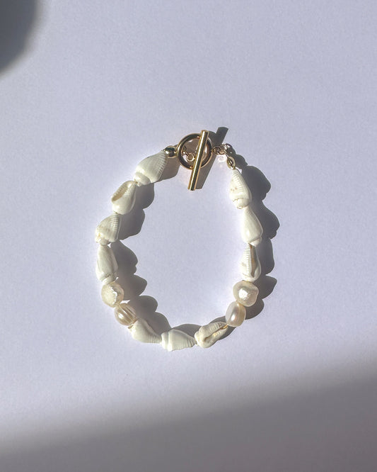 The Shell Bracelet